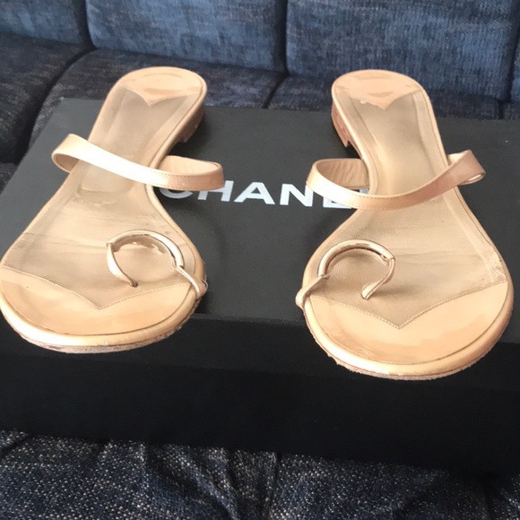 Chanel flats. - Picture 2 of 4